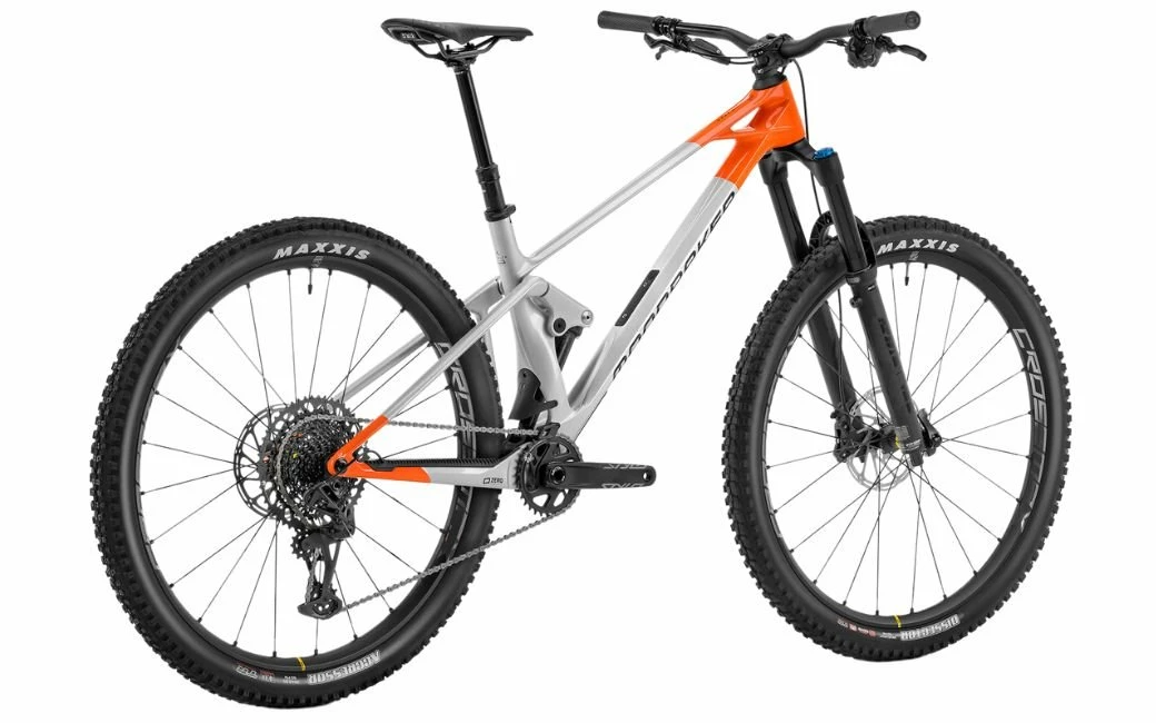 VTT MONDRAKER Raze Carbon R Gris/Orange - 2023 3 VTT MONDRAKER Raze Carbon R Gris/Orange - 2023 – Image 3